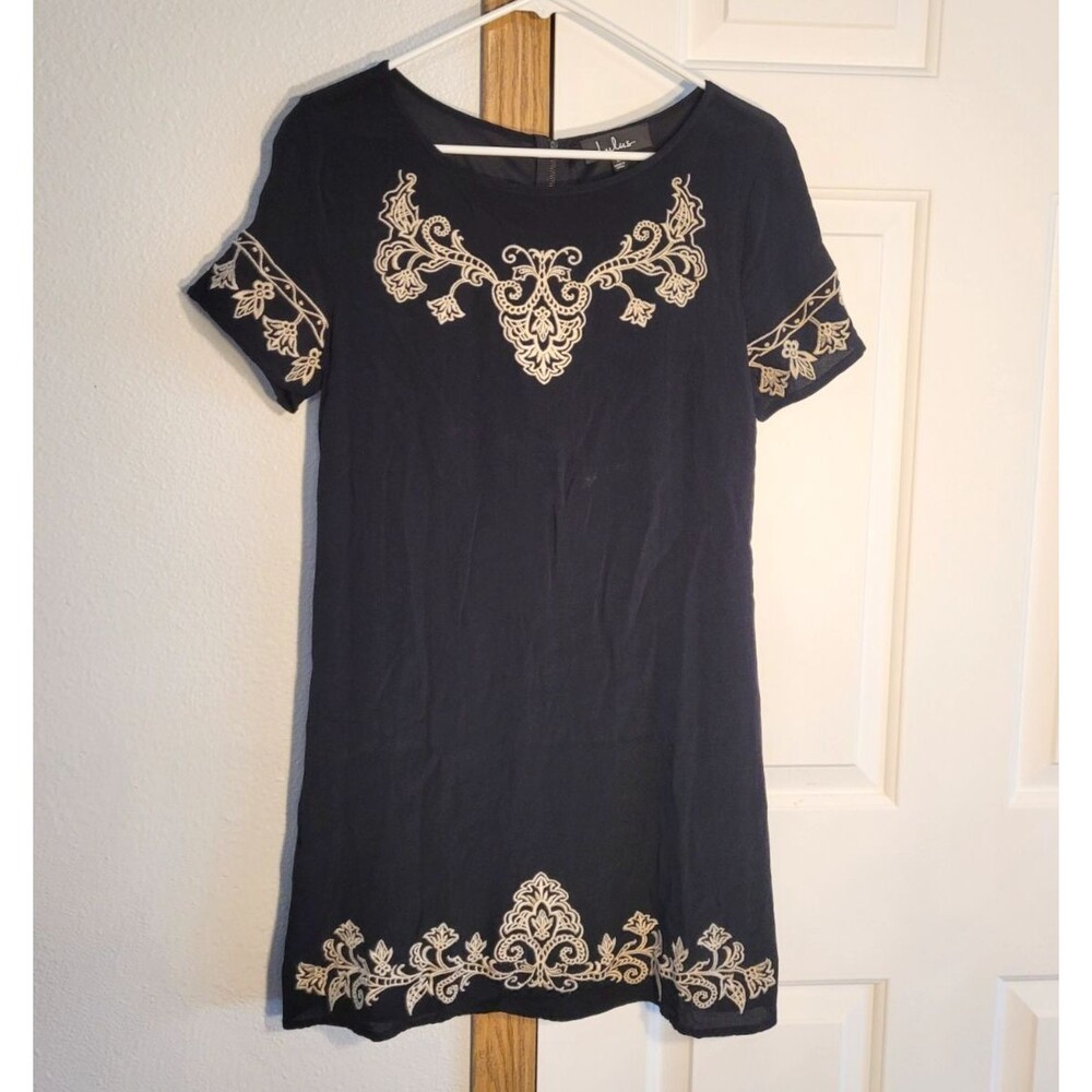 Lulus Tale to Tell Black Embroidered Shift Mini Dress Sz L Boho Floral Back Zip